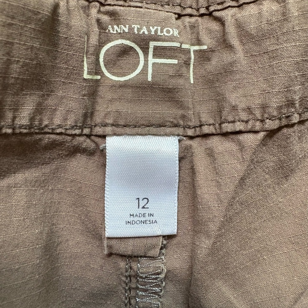 LOFT Women’s Brown Cargo Pants Lightweight - Picture 3 of 6